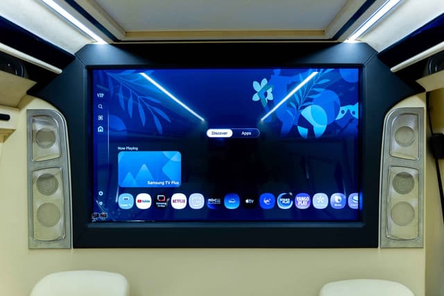 Barugzai Prado VIP Rear Seats Setup