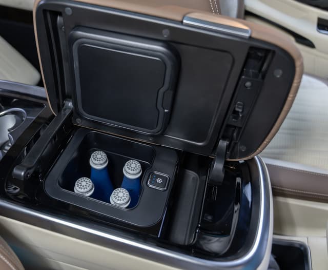 Barugzai Prado VIP Rear Seats Setup