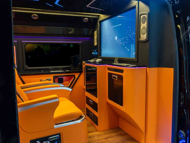 Barugzai Prado VIP Rear Seats Setup