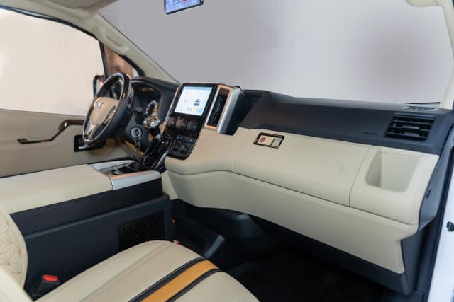 Barugzai Prado VIP Rear Seats Setup