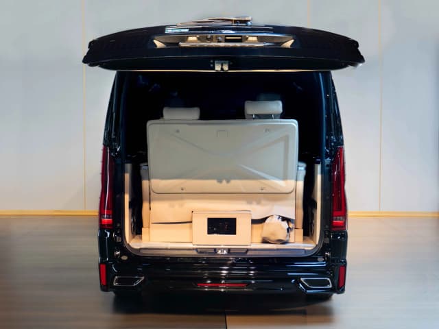 Barugzai Prado VIP Rear Seats Setup