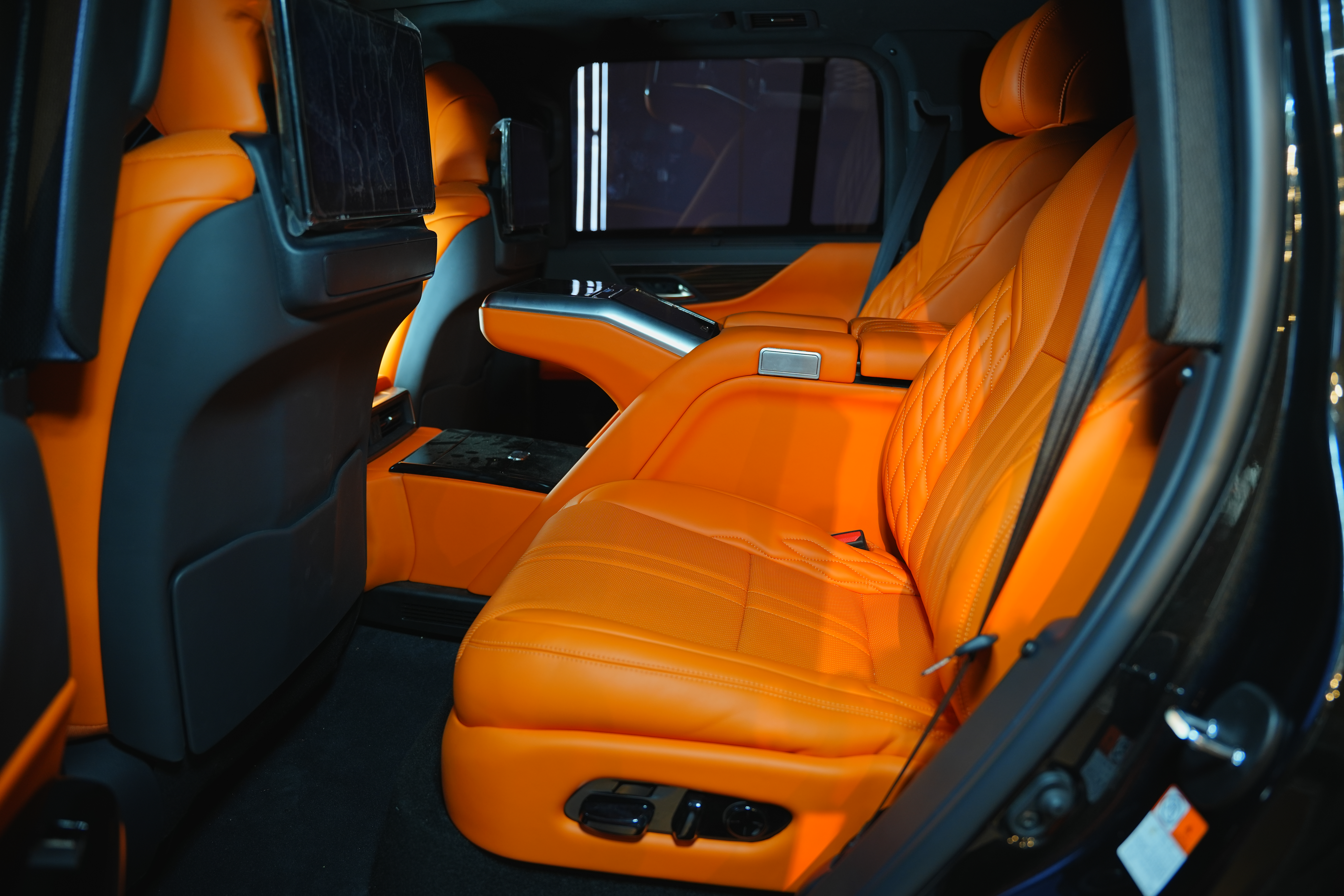 Barugzai Prado VIP Rear Seats Setup