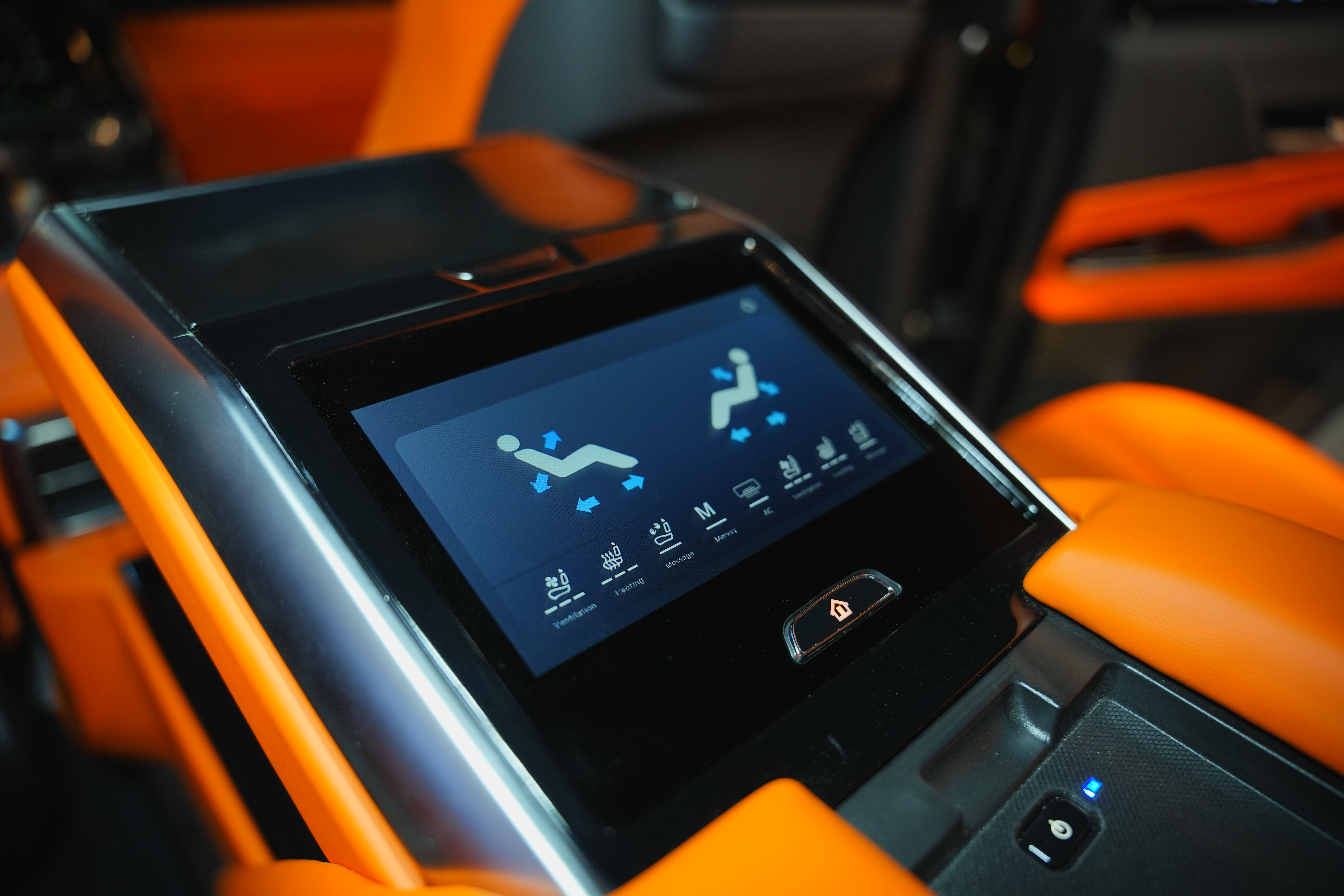 Barugzai Prado VIP Rear Seats Setup
